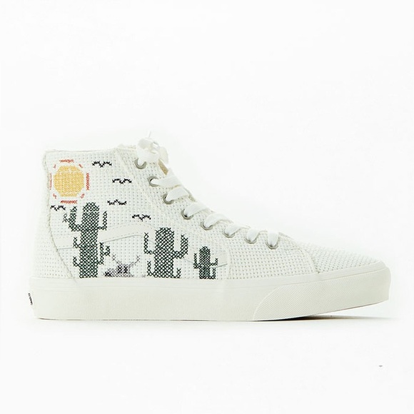 Vans Other - Vans
Sk8-hi
Vr3 cush
Desert embroidered
NWOT